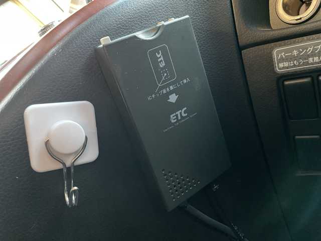 日産 エルグランド ハイウェイスター 青森県 2007(平19)年 14.3万km ダイヤモンドシルバー ワンオーナー/4WD/純正ナビ/社外フルセグチューナー/CD・DVD・AUX/サイドブラインドモニター/ETC/両側パワースライドドア/アクティブAFS/HIDヘッドライト/フォグランプ/純正17インチアルミ/保証書・取扱書/スペアキー