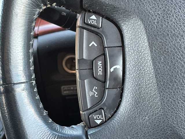 日産 エルグランド ハイウェイスター 青森県 2007(平19)年 14.3万km ダイヤモンドシルバー ワンオーナー/4WD/純正ナビ/社外フルセグチューナー/CD・DVD・AUX/サイドブラインドモニター/ETC/両側パワースライドドア/アクティブAFS/HIDヘッドライト/フォグランプ/純正17インチアルミ/保証書・取扱書/スペアキー