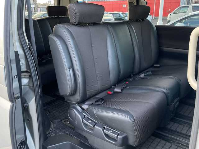 日産 エルグランド ハイウェイスター 青森県 2007(平19)年 14.3万km ダイヤモンドシルバー ワンオーナー/4WD/純正ナビ/社外フルセグチューナー/CD・DVD・AUX/サイドブラインドモニター/ETC/両側パワースライドドア/アクティブAFS/HIDヘッドライト/フォグランプ/純正17インチアルミ/保証書・取扱書/スペアキー