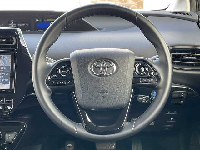 トヨタ プリウス SセーフティプラスⅡ 青森県 2022(令4)年 6.9万km プラチナホワイトパールマイカ 4WD/寒冷地仕様/純正9インチナビ・フルセグTV/CD・DVD・Bluetooth・SD/パノラミックビューモニター/セーフティセンス/プリクラッシュセーフティ/レーントレーシングアシスト/レーダークルーズコントロール/オートマチックハイビーム/ブラインドスポットモニター/インテリジェントクリアランスソナー/スマートキー一体式エンジンスターター/前後ドライブレコーダー/ワイパーデアイサー/AC100V1500W/ビルトインETC2.0/LEDヘッドライト/LEDフォグランプ/LEDリアフォグランプ/社外17インチアルミ/TRDエアロ