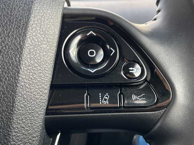 トヨタ プリウス SセーフティプラスⅡ 青森県 2022(令4)年 6.9万km プラチナホワイトパールマイカ 4WD/寒冷地仕様/純正9インチナビ・フルセグTV/CD・DVD・Bluetooth・SD/パノラミックビューモニター/セーフティセンス/プリクラッシュセーフティ/レーントレーシングアシスト/レーダークルーズコントロール/オートマチックハイビーム/ブラインドスポットモニター/インテリジェントクリアランスソナー/スマートキー一体式エンジンスターター/前後ドライブレコーダー/ワイパーデアイサー/AC100V1500W/ビルトインETC2.0/LEDヘッドライト/LEDフォグランプ/LEDリアフォグランプ/社外17インチアルミ/TRDエアロ