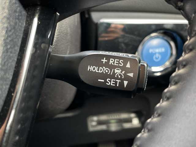 トヨタ プリウス SセーフティプラスⅡ 青森県 2022(令4)年 6.9万km プラチナホワイトパールマイカ 4WD/寒冷地仕様/純正9インチナビ・フルセグTV/CD・DVD・Bluetooth・SD/パノラミックビューモニター/セーフティセンス/プリクラッシュセーフティ/レーントレーシングアシスト/レーダークルーズコントロール/オートマチックハイビーム/ブラインドスポットモニター/インテリジェントクリアランスソナー/スマートキー一体式エンジンスターター/前後ドライブレコーダー/ワイパーデアイサー/AC100V1500W/ビルトインETC2.0/LEDヘッドライト/LEDフォグランプ/LEDリアフォグランプ/社外17インチアルミ/TRDエアロ