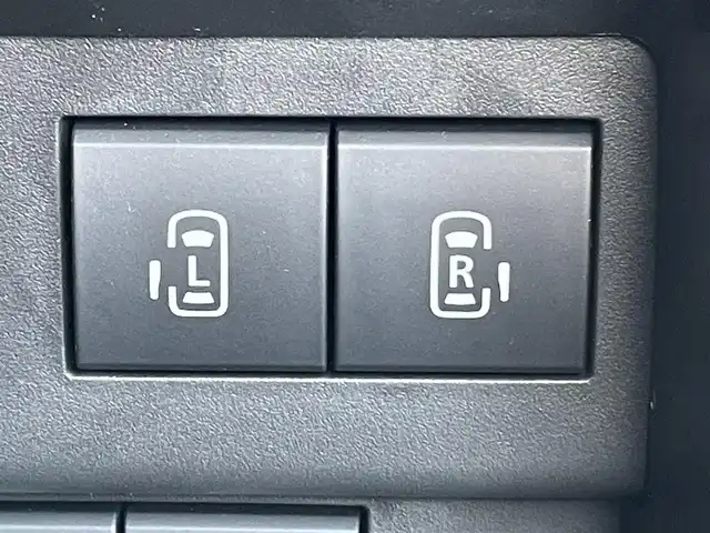 スズキ ソリオ HV MZ 東京都 2025(令7)年 0.2万km スーパーブラックパール 9インチ純正ナビ/フルセグTV/Bluetooth/全方位モニター/両側電動スライドドア/運転席/助手席シートヒーター/ヘッドアップディスプレイ/ナビ連動前後ドライブレコーダー/スズキセーフティサポート/・衝突被害軽減ブレーキ/・車線逸脱抑制・ふらつき防止/・先行車発進お知らせ機能/・アダプティブクルーズコントロール/・ブラインドスポットモニター/ETC2.0/LEDライト/純正フロアマット/純正サイドバイザー/リアサーキュレーター/スマートキー