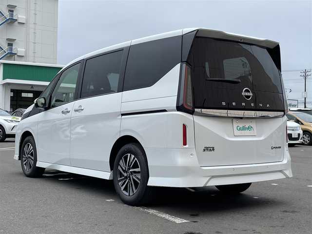 日産 セレナ e－パワー ハイウェイスター V 東京都 2025(令7)年 0.1万km未満 プリズムホワイト 登録済未使用車/純正ナビ/アラウンドビューモニター/デジタルルームミラー/エマージェンシーブレーキ/車線逸脱警報/プロパイロット/ハンズフリーオートスライドドア/ＥＴＣ/ワイヤレス充電器
