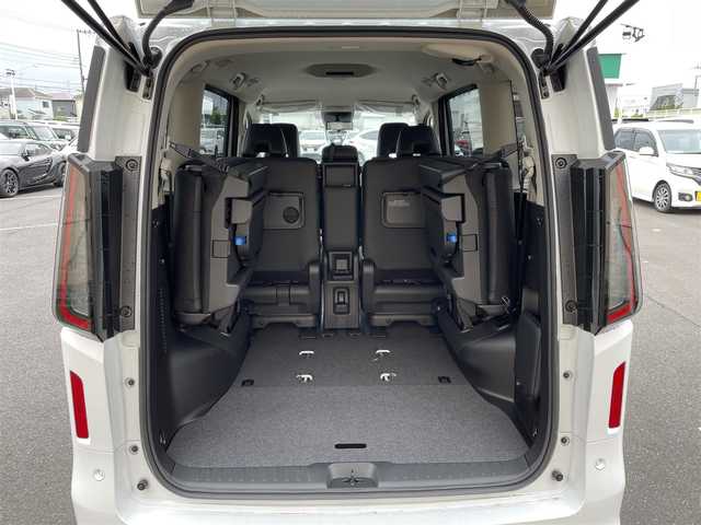 日産 セレナ e－パワー ハイウェイスター V 東京都 2025(令7)年 0.1万km未満 プリズムホワイト 登録済未使用車/純正ナビ/アラウンドビューモニター/デジタルルームミラー/エマージェンシーブレーキ/車線逸脱警報/プロパイロット/ハンズフリーオートスライドドア/ＥＴＣ/ワイヤレス充電器
