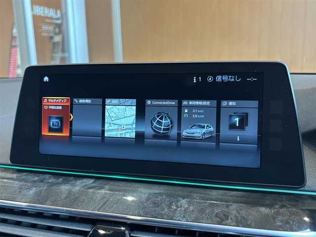 ＢＭＷ ５３０ｉ Mスポーツ 宮城県 2018(平30)年 4万km サファイアブラックP アクティブクルーズコントロール/レーンチェンジウォーニング/レーンキープアシスト/iDriveナビゲーションシステム/トップビューカメラ/フルセグTV/ブラックレザーシート/シートヒーター/メモリ機能付きパワーシート/アイドリングストップ/ステアリングスイッチ/パドルシフト/コンフォートアクセス/パワーバックドア/LEDヘッドライト/オートライト/フロント/バックフォグランプ