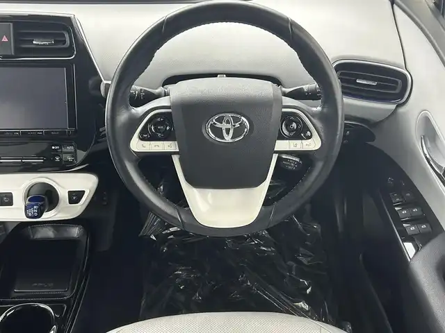 トヨタ プリウス A プレミアム　ツーリングセレ 埼玉県 2016(平28)年 6.9万km エモーショナルレッド 純正９型ナビ　ＴＶ　Ｂｌｕｅｔｏｏｔｈ　バックカメラ　レザーシート　シート―ヒーター　ＡＣ１００Ｖ充電　ブラインドスポットモニター　　ＨＵＤ　レーダークルーズコントロール　プリクラッシュセーフティ
