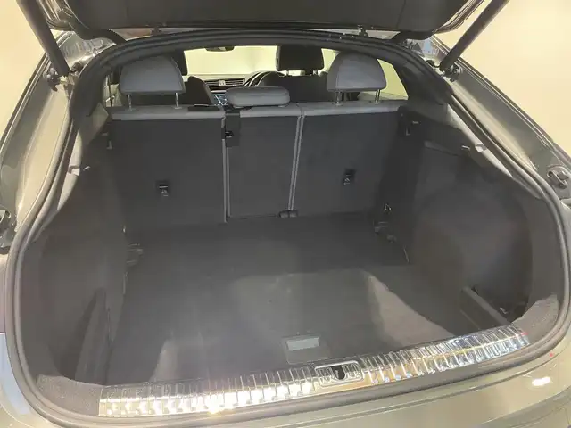 アウディ Ｑ３ SB 35TDIクワトロ Sライン 愛知県 2020(令2)年 4.6万km グレー アシスタンスＰＫＧ　/バーチャルコクピット　/純正ナビ　/３６０度カメラ　/ＡｐｐｌｅＣａｒＰｌａｙ　/Ｂｌｕｅｔｏｏｔｈ　/フルセグＴＶ　/シートヒーター　/ＡＣＣ　/ＡＰＳ　/ＡＳＡ　/ＬＫＡ　/ワイヤレスチャージ/プッシュスタート/アイドリングストップ/ETC２．０/LEDヘッドライト