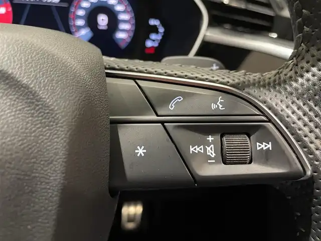 アウディ Ｑ３ SB 35TDIクワトロ Sライン 愛知県 2020(令2)年 4.6万km グレー アシスタンスＰＫＧ　/バーチャルコクピット　/純正ナビ　/３６０度カメラ　/ＡｐｐｌｅＣａｒＰｌａｙ　/Ｂｌｕｅｔｏｏｔｈ　/フルセグＴＶ　/シートヒーター　/ＡＣＣ　/ＡＰＳ　/ＡＳＡ　/ＬＫＡ　/ワイヤレスチャージ/プッシュスタート/アイドリングストップ/ETC２．０/LEDヘッドライト