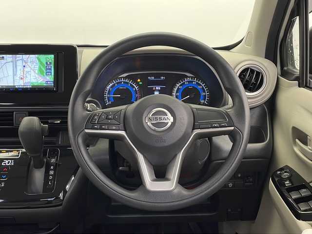日産 デイズ X 栃木県 2019(令1)年 4.3万km ホワイトパール KENWOODナビ/（CD/Bluetooth/ワンセグTV）/全方位カメラ/ドライブレコーダー/前後コーナーセンサー/エマージェンシーブレーキ/アイドリングストップ/オートライト/ヘッドライトレベライザー/電格ミラー/ドアバイザー/プッシュスタート/スマートキー/ベンチシート/純正フロアマット