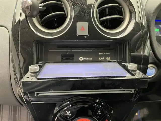 日産 ノート e－パワー X 鹿児島県 2018(平30)年 7.7万km ホワイト 純正ＳＤナビ【ＭＭ３１８Ｄ－Ｗ】　/フルセグＴＶ　/全方位カメラ　/ステアリングリモコン　/デジタルインナーミラー　/ＬＥＤヘッドライト　/オートマチックハイビーム　/ドライブレコーダー　/ＥＴＣ　/電動格納ミラー/禁煙車