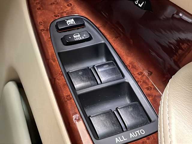 レクサス ＧＳ 430 道央・札幌 2006(平18)年 9.4万km シルバーM ・サンルーフ/・レザーシート/・前席シートヒーター/・前席エアシート/・前席パワーシート/・横滑り防止装置/・純正HDDナビ/・バックカメラ /・クルーズコントロール/・HIDヘッドライト/・リヤフォグライト/・フォグライト/・純正18インチAW/・ETC