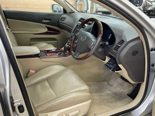 レクサス ＧＳ 430 道央・札幌 2006(平18)年 9.4万km シルバーM ・サンルーフ/・レザーシート/・前席シートヒーター/・前席エアシート/・前席パワーシート/・横滑り防止装置/・純正HDDナビ/・バックカメラ /・クルーズコントロール/・HIDヘッドライト/・リヤフォグライト/・フォグライト/・純正18インチAW/・ETC