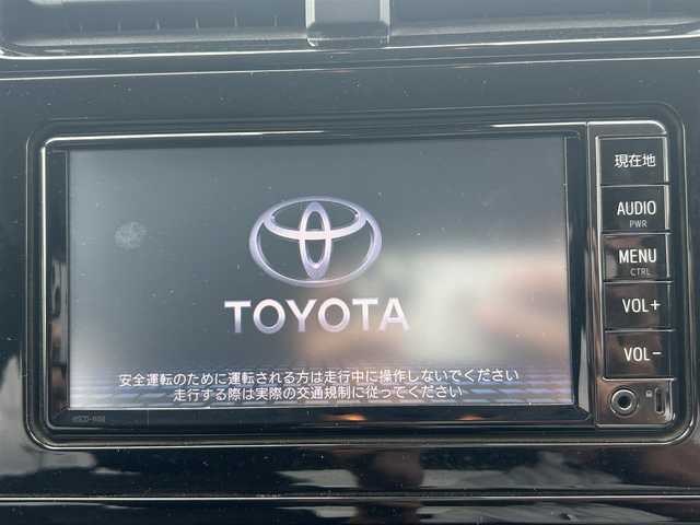 トヨタ プリウス Sセーフティプラス 岩手県 2017(平29)年 18.8万km シルバーM 純正SDナビ/FM/AM/CD/Bluetooth/ワンセグTV/衝突被害軽減ブレーキ/レーンキープアシスト/横滑り防止装置/クリアランスソナー/バックカメラ/オートライト/LEDヘッドライト/フォグランプ/ワイパーデアイサー/レーダークルーズコントロール/アドバンストパーク/プッシュスタート/スマートキー/スペアキー×1