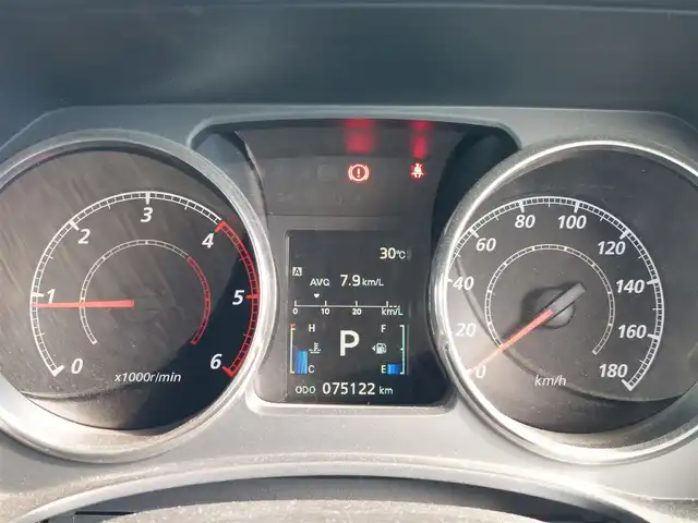 三菱 デリカＤ：５ D－Power package 東京都 2018(平30)年 7.6万km 白 純正ナビ/バックカメラ/ALPINE後席モニター/シートヒーター/ETC/パドルシフト/両側パワスラドア/18インチ純正アルミホイール/HIDヘッドライト/オートライト/横滑り防止装置/盗難防止装置/純正フロアマット