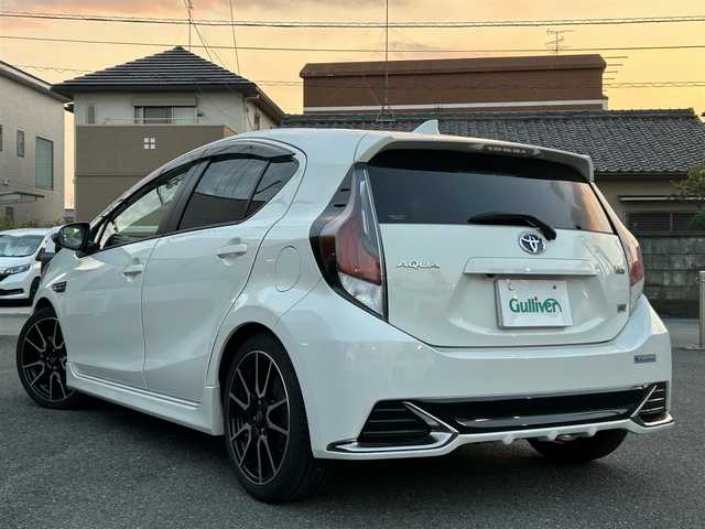 トヨタ アクア G G’s 奈良県 2016(平28)年 10.3万km ライムホワイトパールクリスタルシャイン ディーラー純正ナビ(NHZN-W60G)/BT/CD/TV/DVD/SD//衝突軽減システム/横滑り防止装置/車線はみだし防止装置/バックカメラ/LEDヘッドライト/LEDフォグライト/シートヒーター/フルセグTV/ハーフレザーシート/保証書・取説付き