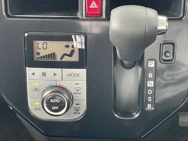 トヨタ タンク G 三重県 2018(平30)年 3.2万km パールホワイトⅢ 衝突被害軽減ブレーキ/社外SDナビ、フルセグTV/社外CD、DVD再生、Bluetooth/両側パワースライドドア/アイドリングストップ/ドライブレコーダー/バックカメラ/オートマチックハイビーム/クルーズコントロール/コーナーセンサー/スマートキー/スペアキー/プッシュスタート/オートライト/ETC/フロアマット/ドアバイザー/横滑り防止装置