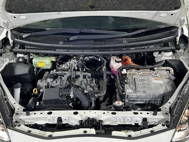 トヨタ アクア クロスオーバー 沖縄県 2018(平30)年 3.7万km ライムホワイトパールクリスタルシャイン 県外仕入　/禁煙車　/純正7インチナビ（ワンセグ，ＢＴ，ＣＤ／ＤＶＤ，ラジオ）　/バックカメラ　/ハーフレザーシート　/ルーフレール　/純正フロアマット　/ビルドインＥＴＣ　/ドライブレコーダー/純正16インチアルミホイール　/リモコンキー