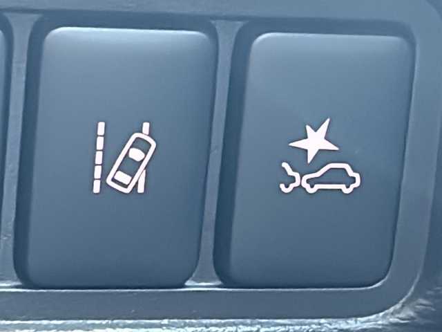 三菱 デリカＤ：５ シャモニー 三重県 2025(令7)年 0.1千km グラファイトグレーメタリック/ブラックマイカ 登録済未使用車/バックカメラ/BSM/前席シートヒーター/パワーバックドア/スペアキー/AC100V/両側パワースライドドア/ステアリングヒーター/革巻きステアリング/ステアリングスイッチ/前席パワーシート/レーダークルーズコントロール/レーンキープアシスト/衝突軽減ブレーキ/ハーフレザーシート/LEDヘッドライト/オートハイビーム/オートライト/電動格納ミラー/禁煙車