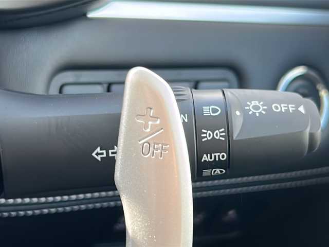 三菱 デリカＤ：５ シャモニー 三重県 2025(令7)年 0.1千km グラファイトグレーメタリック/ブラックマイカ 登録済未使用車/バックカメラ/BSM/前席シートヒーター/パワーバックドア/スペアキー/AC100V/両側パワースライドドア/ステアリングヒーター/革巻きステアリング/ステアリングスイッチ/前席パワーシート/レーダークルーズコントロール/レーンキープアシスト/衝突軽減ブレーキ/ハーフレザーシート/LEDヘッドライト/オートハイビーム/オートライト/電動格納ミラー/禁煙車