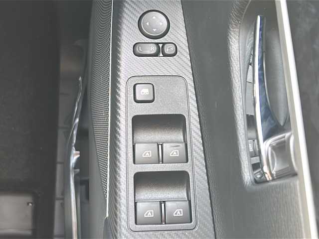 三菱 デリカＤ：５ シャモニー 三重県 2025(令7)年 0.1千km グラファイトグレーメタリック/ブラックマイカ 登録済未使用車/バックカメラ/BSM/前席シートヒーター/パワーバックドア/スペアキー/AC100V/両側パワースライドドア/ステアリングヒーター/革巻きステアリング/ステアリングスイッチ/前席パワーシート/レーダークルーズコントロール/レーンキープアシスト/衝突軽減ブレーキ/ハーフレザーシート/LEDヘッドライト/オートハイビーム/オートライト/電動格納ミラー/禁煙車