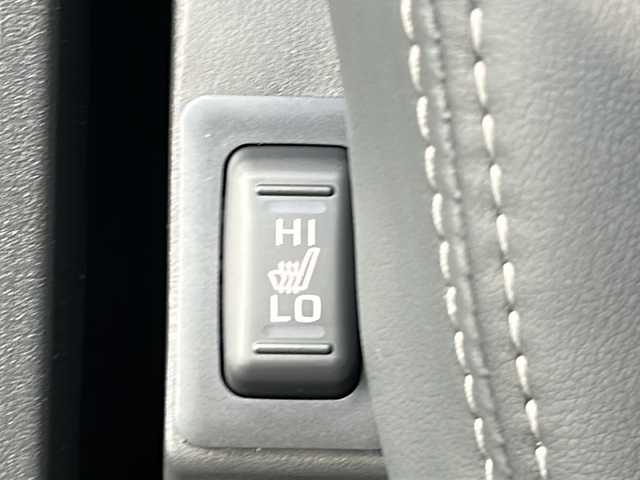 三菱 デリカＤ：５ シャモニー 三重県 2025(令7)年 0.1千km グラファイトグレーメタリック/ブラックマイカ 登録済未使用車/バックカメラ/BSM/前席シートヒーター/パワーバックドア/スペアキー/AC100V/両側パワースライドドア/ステアリングヒーター/革巻きステアリング/ステアリングスイッチ/前席パワーシート/レーダークルーズコントロール/レーンキープアシスト/衝突軽減ブレーキ/ハーフレザーシート/LEDヘッドライト/オートハイビーム/オートライト/電動格納ミラー/禁煙車