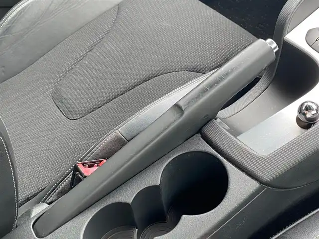 アウディ ＴＴクーペ 2．0 TFSI Sラインパック 福岡県 2010(平22)年 11.6万km アイビスホワイト 純正ナビ/CD/DVD/Bluetooth/SD/TV/ETC/黒半革シート/パワーシート/パドルシフト/純正18インチアルミホイール/オートライト/HIDヘッドライト/純正フロアマット/保証書/取扱説明書