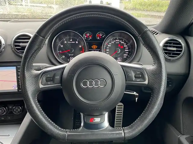 アウディ ＴＴクーペ 2．0 TFSI Sラインパック 福岡県 2010(平22)年 11.6万km アイビスホワイト 純正ナビ/CD/DVD/Bluetooth/SD/TV/ETC/黒半革シート/パワーシート/パドルシフト/純正18インチアルミホイール/オートライト/HIDヘッドライト/純正フロアマット/保証書/取扱説明書