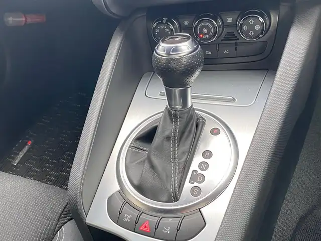 アウディ ＴＴクーペ 2．0 TFSI Sラインパック 福岡県 2010(平22)年 11.6万km アイビスホワイト 純正ナビ/CD/DVD/Bluetooth/SD/TV/ETC/黒半革シート/パワーシート/パドルシフト/純正18インチアルミホイール/オートライト/HIDヘッドライト/純正フロアマット/保証書/取扱説明書