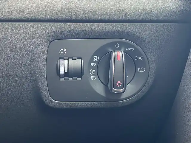 アウディ ＴＴクーペ 2．0 TFSI Sラインパック 福岡県 2010(平22)年 11.6万km アイビスホワイト 純正ナビ/CD/DVD/Bluetooth/SD/TV/ETC/黒半革シート/パワーシート/パドルシフト/純正18インチアルミホイール/オートライト/HIDヘッドライト/純正フロアマット/保証書/取扱説明書