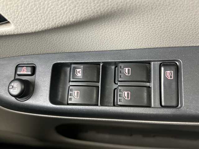 ダイハツ ミラ イース Xf SA 道央・札幌 2014(平26)年 5.8万km コットンアイボリー ・４ＷＤ/・純正オーディオ（CD/AUX）/・衝突被害軽減ブレーキ/・横滑り防止装置/・盗難防止装置/・ＥＴＣ/・エコアイドル/・電動格納ミラー/・Ｗエアバック/・リモコンキー/・スペアキー（１本）/・積込スタッドレスタイヤ社外ＡＷ（２セット）