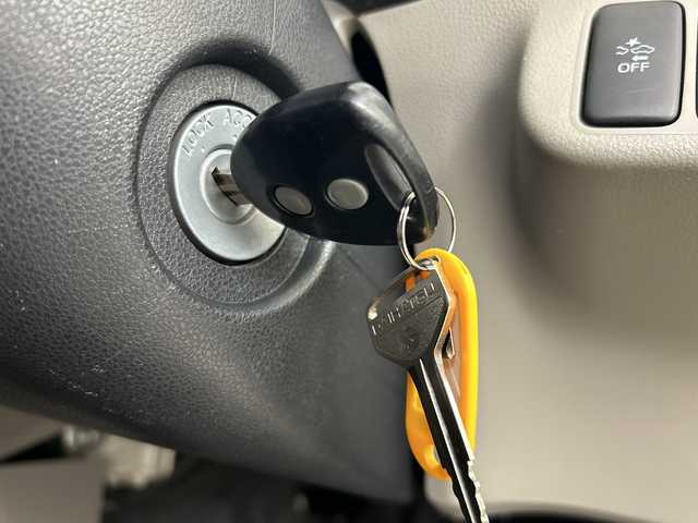 ダイハツ ミラ イース Xf SA 道央・札幌 2014(平26)年 5.8万km コットンアイボリー ・４ＷＤ/・純正オーディオ（CD/AUX）/・衝突被害軽減ブレーキ/・横滑り防止装置/・盗難防止装置/・ＥＴＣ/・エコアイドル/・電動格納ミラー/・Ｗエアバック/・リモコンキー/・スペアキー（１本）/・積込スタッドレスタイヤ社外ＡＷ（２セット）