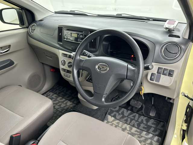 ダイハツ ミラ イース Xf SA 道央・札幌 2014(平26)年 5.8万km コットンアイボリー ・４ＷＤ/・純正オーディオ（CD/AUX）/・衝突被害軽減ブレーキ/・横滑り防止装置/・盗難防止装置/・ＥＴＣ/・エコアイドル/・電動格納ミラー/・Ｗエアバック/・リモコンキー/・スペアキー（１本）/・積込スタッドレスタイヤ社外ＡＷ（２セット）