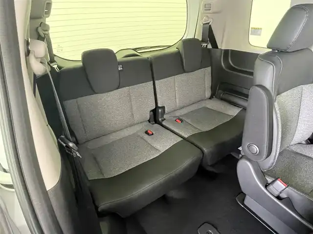 ホンダ フリード ハイブリット e:HEV AIR EX 大分県 2025(令7)年 0.1千km プラチナホワイトパール 登録未使用車/9インチ Honda CONNECTナビ　LXM-242ZFNi/(ＡｐｐｌｅＣａｒＰｌａｙ/ＡｎｄｒｏｉｄＡｕｔｏ/Ｂｌｕｅｔｏｏｔｈ/フルセグTV)/Ｈｏｎｄａ　ＳＥＮＳＩＮＧ/・衝突軽減ブレーキ/・誤発進抑制機能/・歩行者事故低減ステアリング/・路外逸脱抑制機能/・アダプティブクルーズコントロール/・車線維持支援システム/・渋滞運転支援機能/・先行車発信お知らせ機能/・標識認識機能/・オートハイビーム/ブラインドスポットインフォメーション/前席シートヒーター/バックカメラ/後席サーキュレーター/両側パワースライド/電動格納ウィンカーミラー/スマートキー2本/後席サンシェード