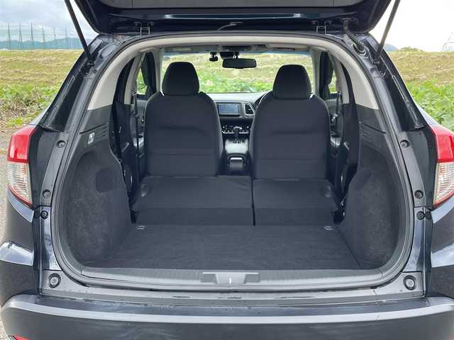 ホンダ ヴェゼル X ホンダセンシング 新潟県 2018(平30)年 11.7万km ミッドナイトブルービームM 4WD/社外SDナビ(CN-RE04D)/CD/DVD/BT/フルセグテレビ/バックカメラ/ETC/ドライブレコーダー/衝突被害軽減ブレーキ/レーンキープアシスト/レーダークルーズコントロール/シートヒーター /ステアリングスイッチ/スマートキー/プッシュスタート/LEDヘッドライト/オートライト/フォグランプ/純正16インチアルミホイール