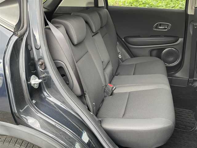 ホンダ ヴェゼル X ホンダセンシング 新潟県 2018(平30)年 11.7万km ミッドナイトブルービームM 4WD/社外SDナビ(CN-RE04D)/CD/DVD/BT/フルセグテレビ/バックカメラ/ETC/ドライブレコーダー/衝突被害軽減ブレーキ/レーンキープアシスト/レーダークルーズコントロール/シートヒーター /ステアリングスイッチ/スマートキー/プッシュスタート/LEDヘッドライト/オートライト/フォグランプ/純正16インチアルミホイール
