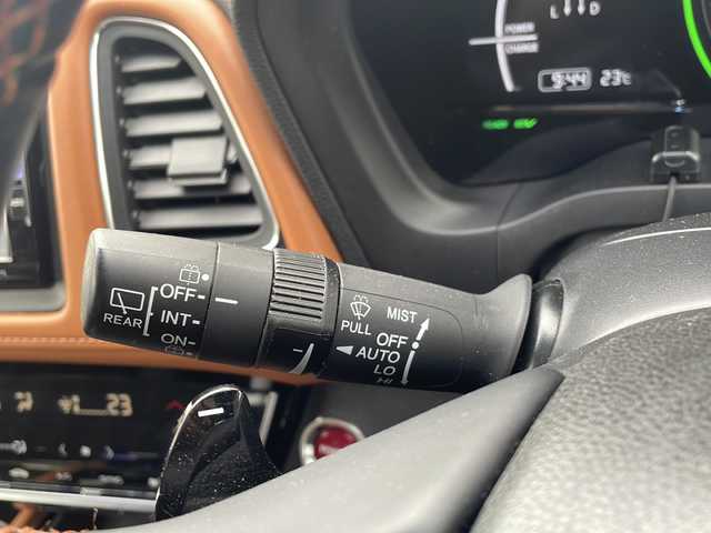 ホンダ ヴェゼル ハイブリッド Z ホンダセンシング 岩手県 2017(平29)年 4.6万km プレミアムクリスタルレッドM 純正メモリナビ/AM/FM/CD/DVD/Bluetooth/バックカメラ/ビルトインETC/ドライブレコーダー/クルーズコントロール/衝突被害軽減ブレーキ/レーンキープアシスト/横滑り防止装置/アイドリングストップ/シートヒーター/オートライト/LEDヘッドライト/フォグランプ/スマートキー/プッシュスタート/電動格納ミラー/純正17インチAW/純正フロアマット/純正ドアバイザー/保証書HDDナビ