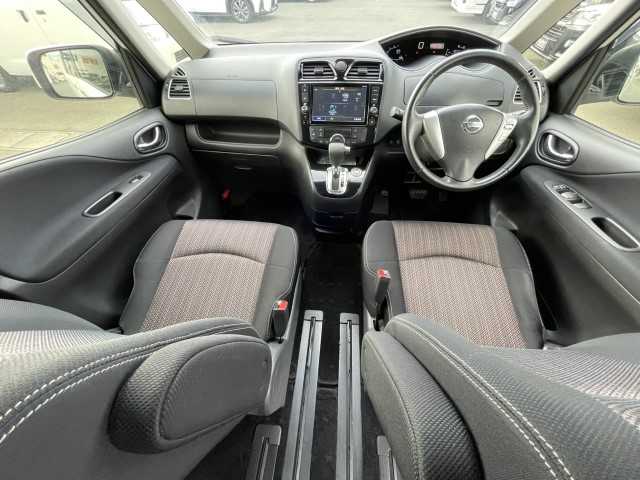 日産 セレナ ハイウェイスター Aセーフティ 岩手県 2014(平26)年 8.4万km ブリリアントホワイトパール 純正SDナビ/フリップダウンモニター/4WD/片側パワースライドドア/クルーズコントロール/電動格納ミラー/バックカメラ/WAC/アイドリングストップ/全方位カメラ