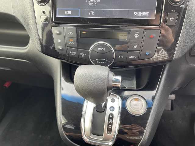 日産 セレナ ハイウェイスター Aセーフティ 岩手県 2014(平26)年 8.4万km ブリリアントホワイトパール 純正SDナビ/フリップダウンモニター/4WD/片側パワースライドドア/クルーズコントロール/電動格納ミラー/バックカメラ/WAC/アイドリングストップ/全方位カメラ