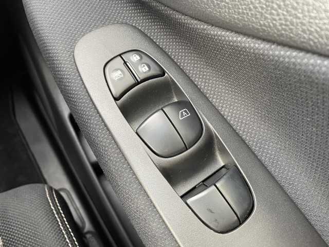 日産 セレナ ハイウェイスター Aセーフティ 岩手県 2014(平26)年 8.4万km ブリリアントホワイトパール 純正SDナビ/フリップダウンモニター/4WD/片側パワースライドドア/クルーズコントロール/電動格納ミラー/バックカメラ/WAC/アイドリングストップ/全方位カメラ