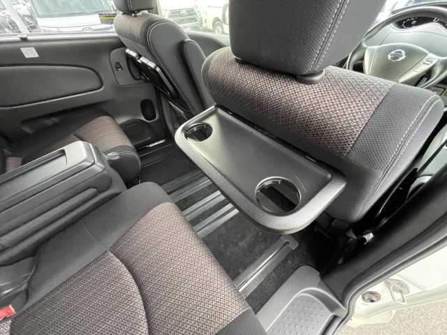 日産 セレナ ハイウェイスター Aセーフティ 岩手県 2014(平26)年 8.4万km ブリリアントホワイトパール 純正SDナビ/フリップダウンモニター/4WD/片側パワースライドドア/クルーズコントロール/電動格納ミラー/バックカメラ/WAC/アイドリングストップ/全方位カメラ