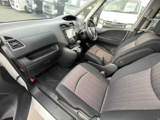 日産 セレナ ハイウェイスター Aセーフティ 岩手県 2014(平26)年 8.4万km ブリリアントホワイトパール 純正SDナビ/フリップダウンモニター/4WD/片側パワースライドドア/クルーズコントロール/電動格納ミラー/バックカメラ/WAC/アイドリングストップ/全方位カメラ