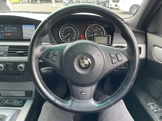 ＢＭＷ ５２５ｉ Mスポーツ 東京都 2010(平22)年 13.4万km 白 純正ナビ/バックカメラ/ETC/ハーフレザーシート/パワーシート/HIDヘッドライト/スマートキー/プッシュスタート