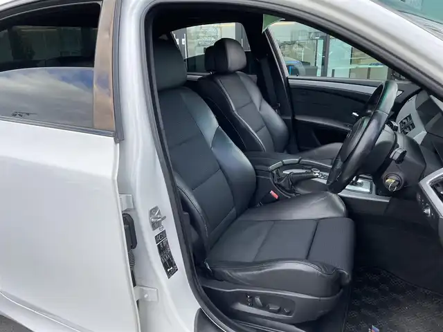 ＢＭＷ ５２５ｉ Mスポーツ 東京都 2010(平22)年 13.4万km 白 純正ナビ/バックカメラ/ETC/ハーフレザーシート/パワーシート/HIDヘッドライト/スマートキー/プッシュスタート