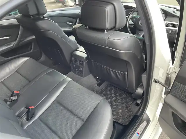 ＢＭＷ ５２５ｉ Mスポーツ 東京都 2010(平22)年 13.4万km 白 純正ナビ/バックカメラ/ETC/ハーフレザーシート/パワーシート/HIDヘッドライト/スマートキー/プッシュスタート