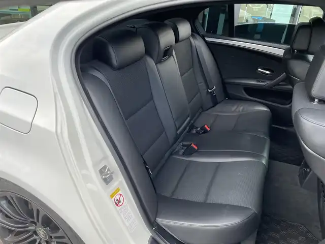 ＢＭＷ ５２５ｉ Mスポーツ 東京都 2010(平22)年 13.4万km 白 純正ナビ/バックカメラ/ETC/ハーフレザーシート/パワーシート/HIDヘッドライト/スマートキー/プッシュスタート