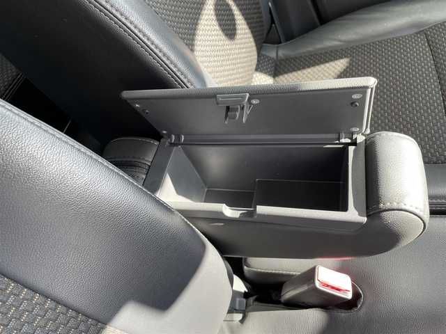 スズキ ハスラー Jスタイル Ⅱ 大分県 2017(平29)年 5.6万km ブルーイッシュブラックパール ワンオーナー/メーカーオプションナビ 【フルセグ/DVD/BTオーディオ】/全方位カメラ/ハーフレザー調シート/純正15インチアルミホイール/衝突被害軽減システム/レーンアシスト/ビルトインETC /HIDヘッドライト/LEDフォグランプ/オートライト/ステアリングリモコン/エンジンプッシュスタート/レザーステアリング/チルトステアリング/前席シートヒーター/運転席シートリフター/ウインカーミラー/アイドリングストップ/横滑り防止装置/リアプライバシーガラス/フロアマット/電動格納ミラー/Wエアバッグ/ABS/スマートキー×2/保証書/車両取説/ナビ取説