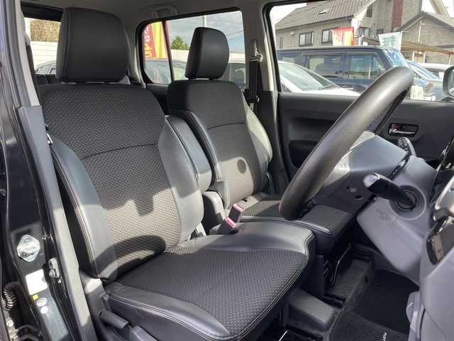 スズキ ハスラー Jスタイル Ⅱ 大分県 2017(平29)年 5.6万km ブルーイッシュブラックパール ワンオーナー/メーカーオプションナビ 【フルセグ/DVD/BTオーディオ】/全方位カメラ/ハーフレザー調シート/純正15インチアルミホイール/衝突被害軽減システム/レーンアシスト/ビルトインETC /HIDヘッドライト/LEDフォグランプ/オートライト/ステアリングリモコン/エンジンプッシュスタート/レザーステアリング/チルトステアリング/前席シートヒーター/運転席シートリフター/ウインカーミラー/アイドリングストップ/横滑り防止装置/リアプライバシーガラス/フロアマット/電動格納ミラー/Wエアバッグ/ABS/スマートキー×2/保証書/車両取説/ナビ取説