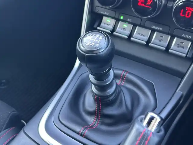 スバル ＢＲＺ S 群馬県 2022(令4)年 0.9万km WRブルーパール 6MT車/純正9インチナビ/（CD/DVD/SD/Bluetooth/SD）/フルセグテレビ/バックカメラ/クルーズコントロール/ハーフレザーシート/シートヒーター/純正ドライブレコーダー/ETC/プッシュスタート/LEDヘッドランプ/ステアリングリモコン/純正18インチアルミホイール/保証書/取扱説明書/スペアーキー1本