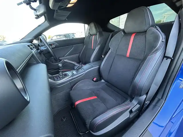 スバル ＢＲＺ S 群馬県 2022(令4)年 0.9万km WRブルーパール 6MT車/純正9インチナビ/（CD/DVD/SD/Bluetooth/SD）/フルセグテレビ/バックカメラ/クルーズコントロール/ハーフレザーシート/シートヒーター/純正ドライブレコーダー/ETC/プッシュスタート/LEDヘッドランプ/ステアリングリモコン/純正18インチアルミホイール/保証書/取扱説明書/スペアーキー1本